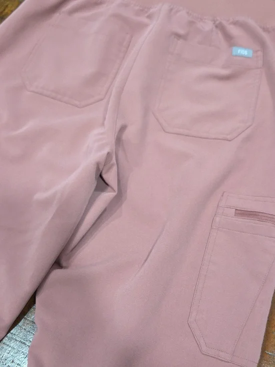 Figs Technical Scrubs Pants - Picture 8 of 10